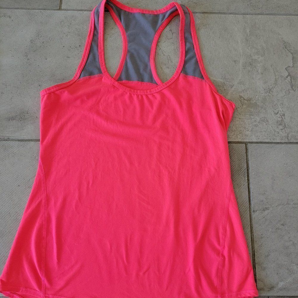 Athleta Women's  Athletic Tank Top Size Small‎
